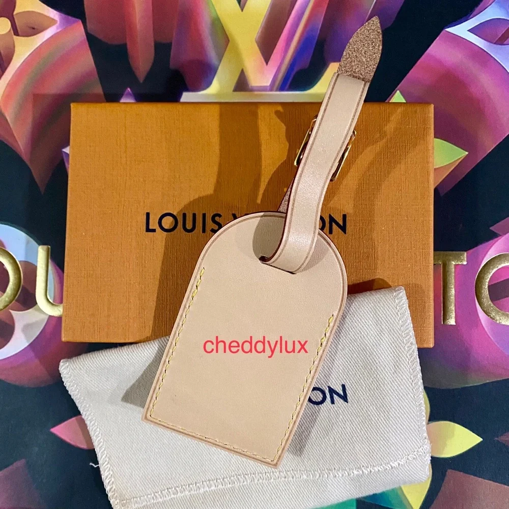 🧳✈️🪐Authentic Brand New Louis Vuitton Luggage Tag with Vivienne Stamp